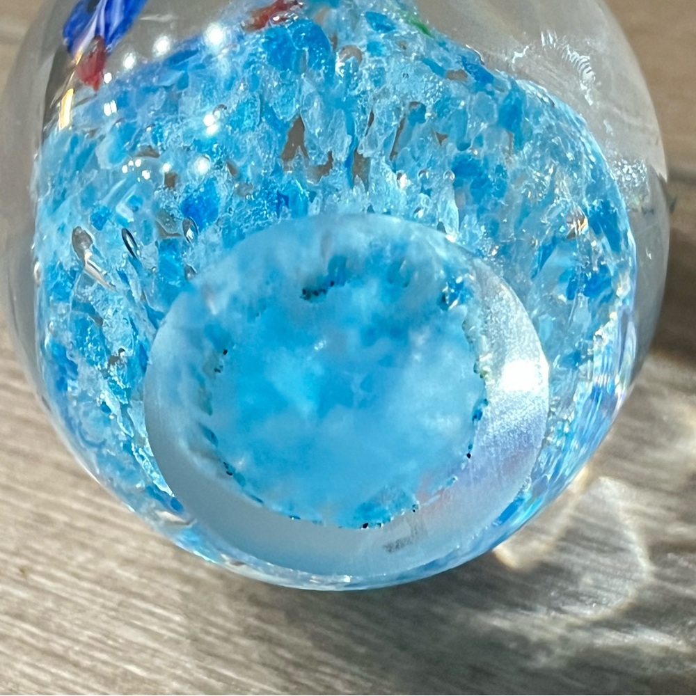 Aquarium Blue Fish Art Glass Paperweight Egg Shape 4" Tall 1" Dia Heavy 13oz - Picture 9 of 11